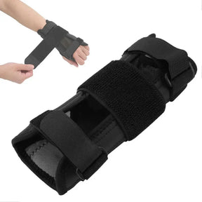 munhequeira-estabilizadora-de-punho-fechada-de-lado-mostrando-as-tiras-de-velcro-e-a-estrutura-rigida